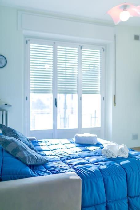Navigli - Downtown - Duomo Spacious Two Bedroom Apartment - Close To Metro - Ac - Wi-Fi Мілан Екстер'єр фото