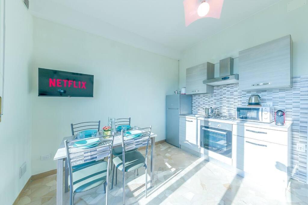 Navigli - Downtown - Duomo Spacious Two Bedroom Apartment - Close To Metro - Ac - Wi-Fi Мілан Екстер'єр фото